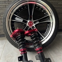 車高調の取り付け行います。