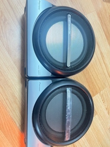 重低音スピーカー