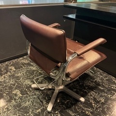 値下げしました。残り4台！タカラベルモント　スタイリングチェアー　1台¥14,000で販売します。の画像
