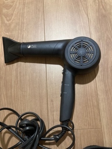【中古　美容室専売品！！】　マグネットAiryドライヤー