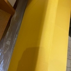 　新品未使用ソファ　イエロー　布生地　金運上がるカラーの画像