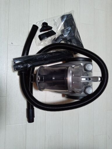 ほぼ新品　サイクロンクリーナー