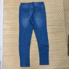 レディースSサイズ　スキニージーンズ　ストレッチ素材　美品の画像