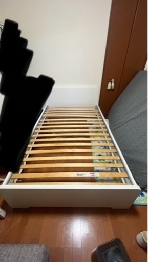 IKEA セミダブル　ベッドフレーム
