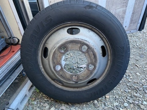 195/70R16 109/107L LT   5穴　タイタン　エルフ　アトラス　タイヤホイール　トラック