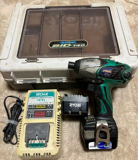 ***リョービ　インパクトドライバー　14.4v　BID-140　電池2個***
