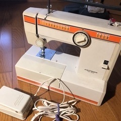 古いミシン（まだ動きます）の画像