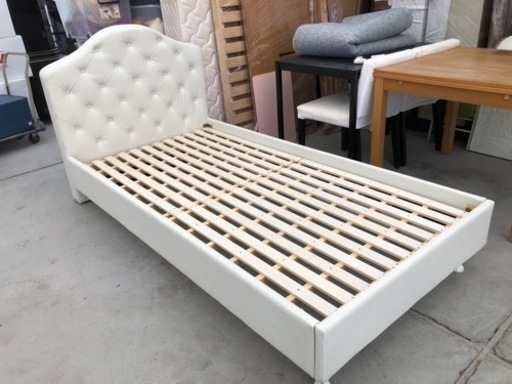 お姫様ベッド シングル ハイバック 白　定価68000円 状態良好品❣️