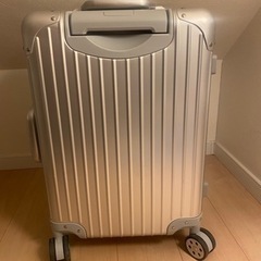 【本日取りに来れる方優先】キャリーケース　傷有り　アルミボディの画像