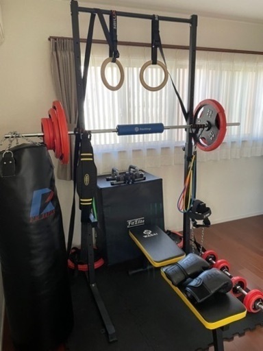 バーベル・ダンベル140kg・チンニングバー・サンドバッグ・ベンチ等　筋トレ