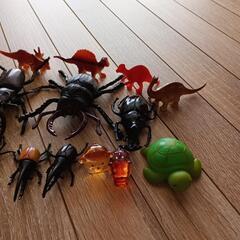 【無料】虫などフィギュアセットの画像