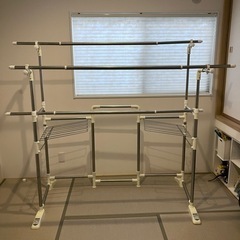 折りたたみ式多機能物干しパネル型