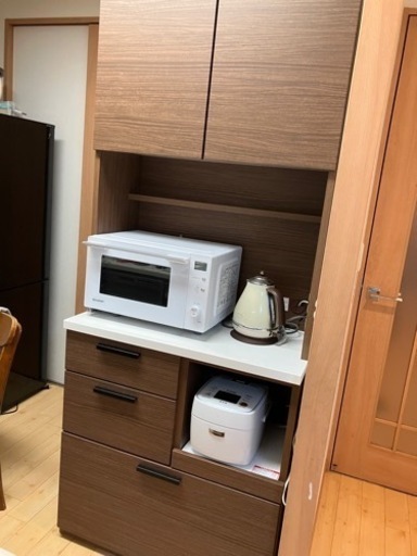 ニトリ食器棚、電子レンジ、ケトル、炊飯器