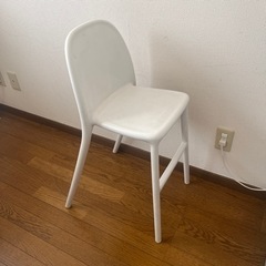 IKEA イケア　子供用チェアの画像