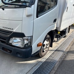 【無料】古タイヤ2本　2トントラックについていた物の画像