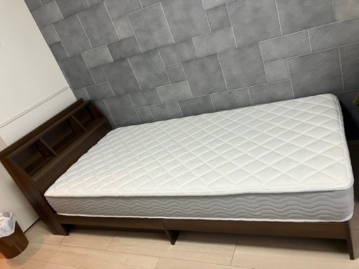シングルベッド　マットレス付き