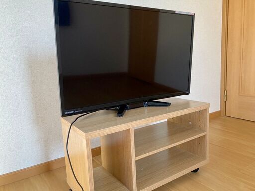 液晶テレビとニトリのテレビスタンド
