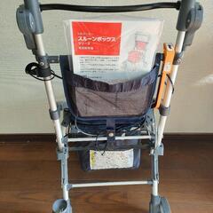 【座れる収納】シルバーカーの画像