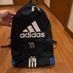 新品未使用adidasリュック・3箇所に入る