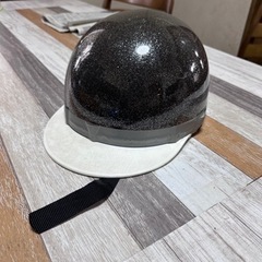 コルクのヘルメット