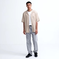 UNIQLOコットン開衿ホワイトシャツの画像