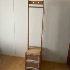 洋服ラックと下２段収納付き