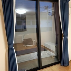 カーテン（紺色）2セットの画像