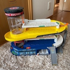 トミカビルの画像