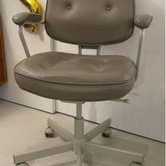 IKEA ALEFJÄLL オフィスチェア ベージュ 椅子の画像