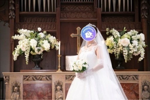 ウェディングドレス バービーコラボ　サイズ09T 色オフホワイト　真空パッククリーニング済み