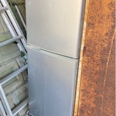 無料　冷蔵庫　137L 屋外使用