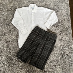 130サイズワイシャツとパンツ