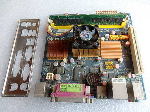 GIGABYTE GA-GC230D / メモリ2GB付き (中古品)
