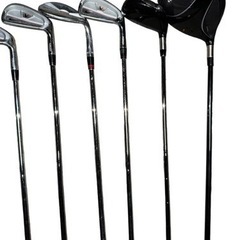 【ジ0113-32】 息抜きにゴルフいかがですか❓ ゴルフセット　クラブ、ゴルフバック ゴルフ練習用芝生  の画像