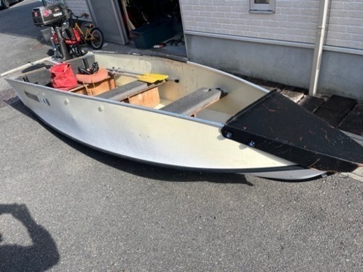 フリージアボート　5馬力船外機付　船検2年付