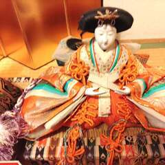 ひな祭り用　おひなさま（ひな祭り模様のタペストリー付き）の画像