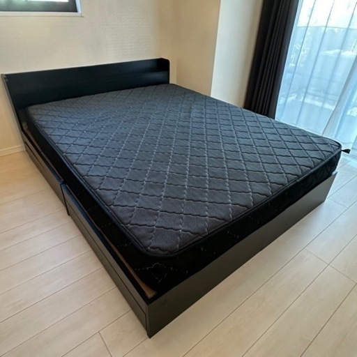 クイーンベッド（引出し収納付き、マットレス付き）
