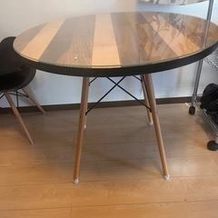 ダイニングテーブル　マックスプラスの画像