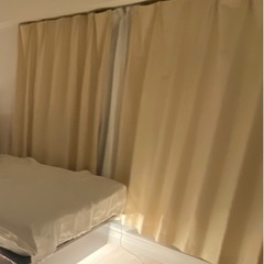 カーテンベージュ色