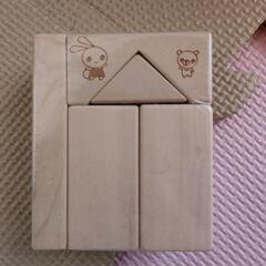 西松屋　積み木　よだれ掛けの画像