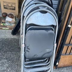 パイプ椅子　イス　いす　１つ1000円の画像