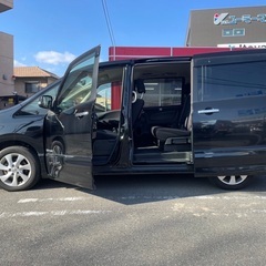 ガソリン代 節約☆S-HYBRID入りました‼️H25年式☆月々1.3万円〜分割払い可❗️車検2年付き！大人気☆ニッサン セレナ☆8人乗り☆SDナビ☆走行中DVD見れます☆TVも見れます♪ETC☆バックカメラ☆ドラレコ付きのフル装備☆両側電動スライドドア☆ウィンカーミラー☆フル装備☆事故修復歴無し☆車内広々三列シート‼️の画像