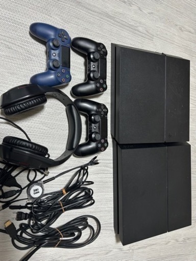 PS4 2台セット　電源ボタン押せませんが問題なく遊べます