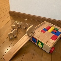 木製の積木　動物のコロコロ付きの画像