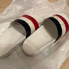 MONCLER、サンダルの画像