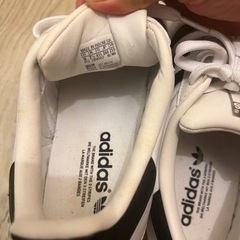 adidas limitedの画像