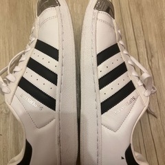 adidas limitedの画像