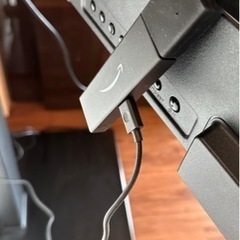LGモニター、テレビスタンド、Amazon fire TV setの画像