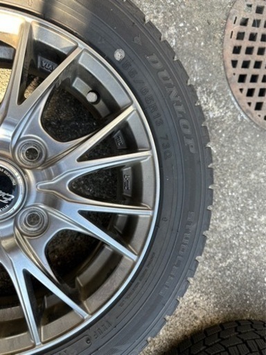 【取引終了】スタッドレスタイヤ　冬用タイヤ　DUNLOP 155/65/R13