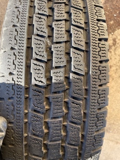 TOYOスタッドレスタイヤ　195/80R15 107/105L